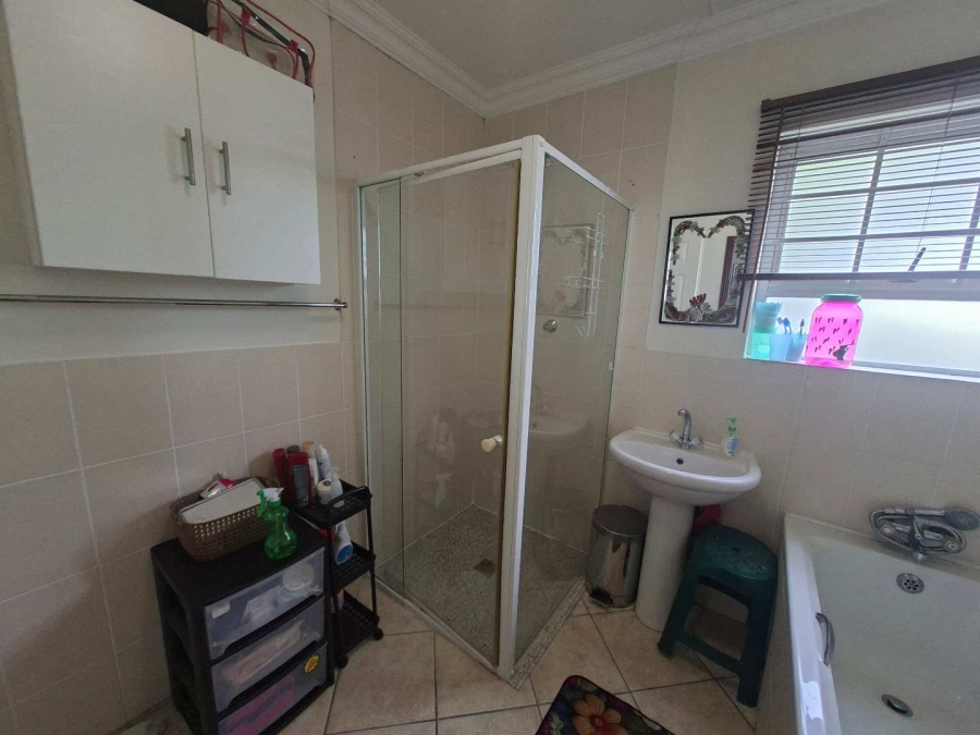 3 Bedroom Property for Sale in Fraaiuitsig Western Cape